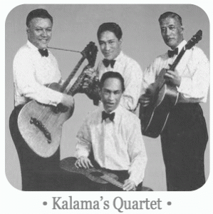 Única foto promocional (principios años 30). Mike Hanapi en el centro con su guitarra hawaiana